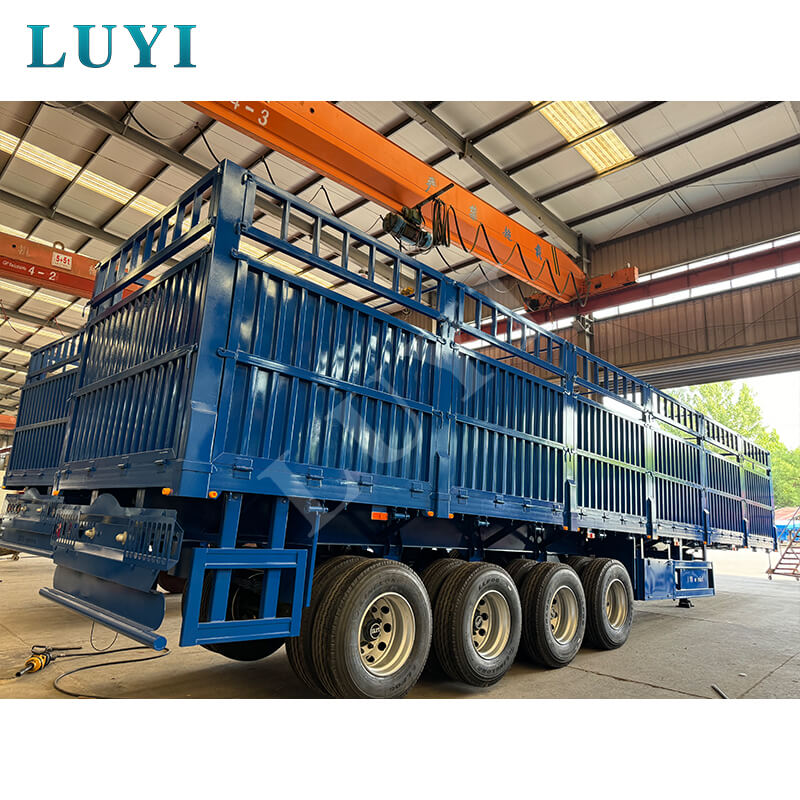 Dodávka „síly“ přes oceán! Čtyřnápravové návěsy Luyi s boční stěnou dodané do Mosambiku