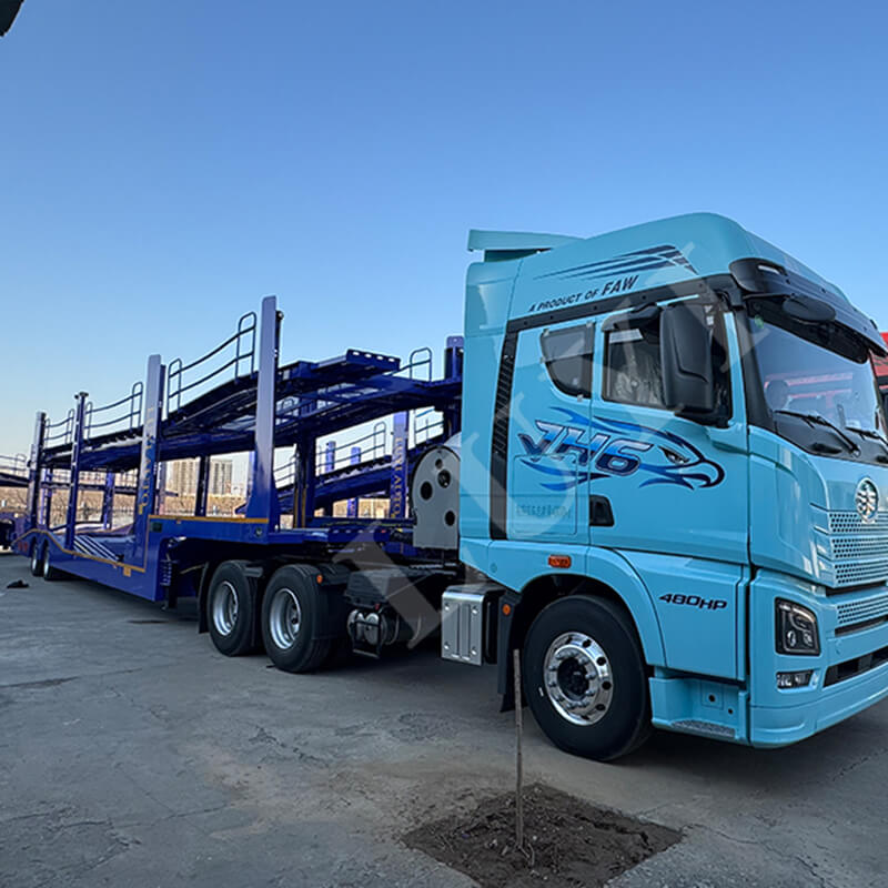 Přesně splňující logistické potřeby! Nosný návěs Luyi pro 8 vozidel dodaný do Mosambiku