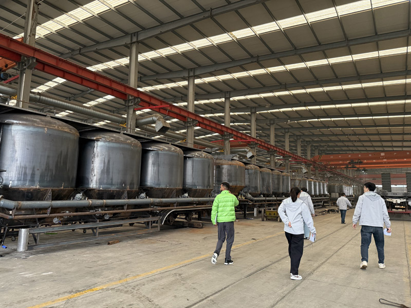 Etiopská delegace kontroluje 30 000litrové návěsy s cisternou a vyjednává podrobnosti o spolupráci