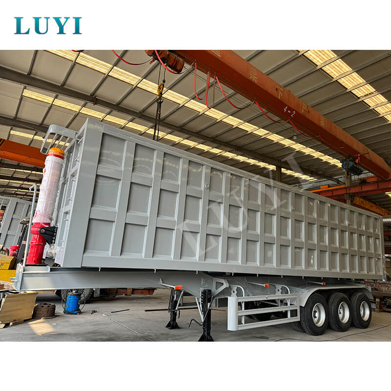 Usnadnění modernizace africké logistiky: Do Tanzanie dorazí várka 3nápravových sklápěcích návěsů se zadním sklápěním