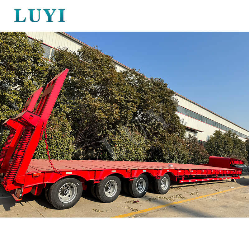 Lu Yi Factory vítá vážené hosty z Kamerunu! Čtyřnápravové nízkopodlažní návěsy zajišťují zámořské objednávky