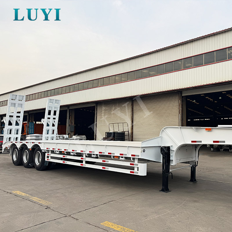 Posílení africké infrastruktury! LUYI Heavy Duty Lowbed Semi-Trailer odjíždí do Kamerunu