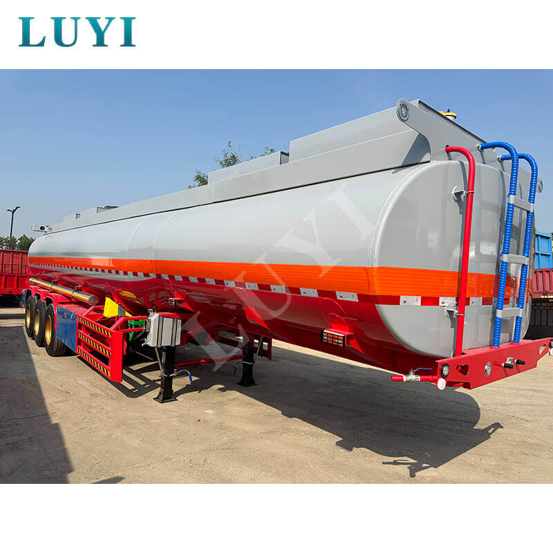 Továrna Luyi vítá konžské hosty, cisternový návěs o objemu 35 000 litrů posiluje čínsko-africkou logistickou spolupráci