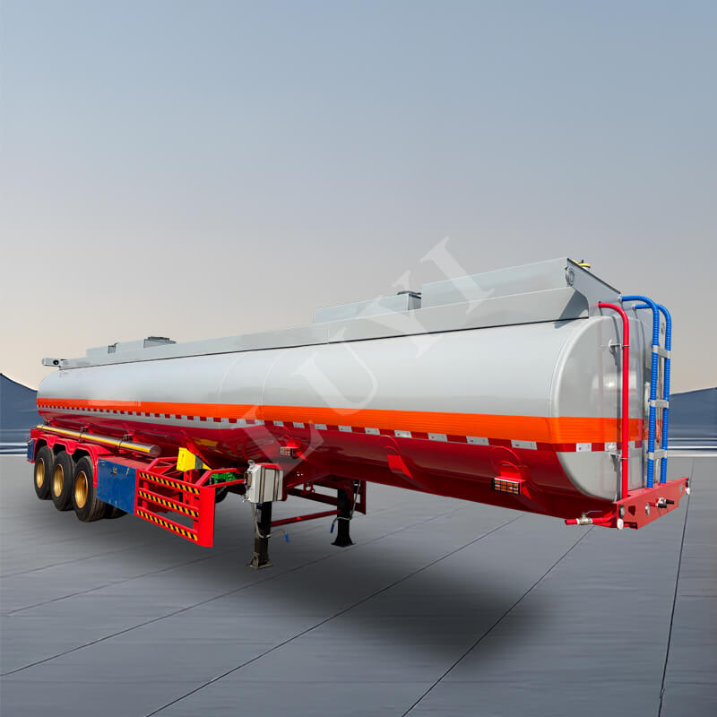 3nápravový, 30 až 45 kubických metrů, přizpůsobitelný, návěs s nádrží na olej