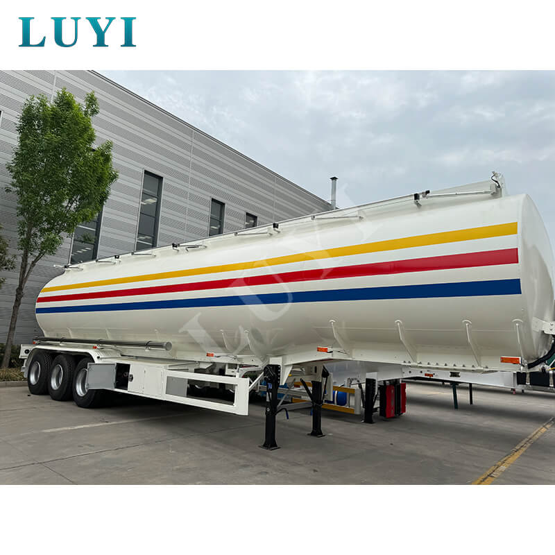 3nápravový návěs 50 000 litrů 7prostorová olejová nádrž