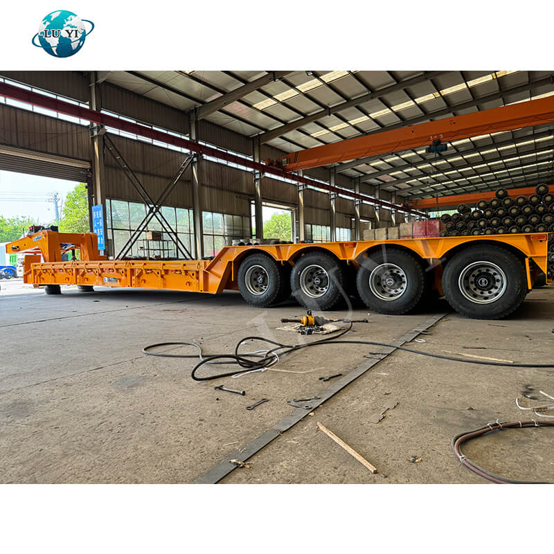 4nápravový 100tunový návěs s nízkým lůžkem s husím krkem 4nápravový 100tunový návěs s nízkým lůžkem s husím krkem