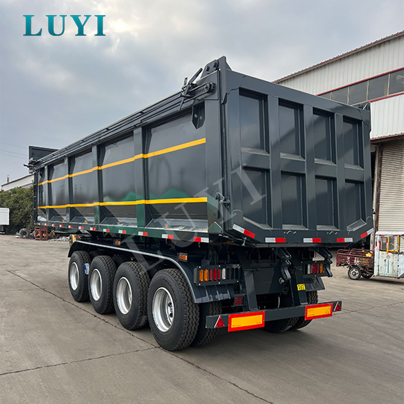 4nápravový zadní sklápěcí návěs pro přepravu sypkých materiálů