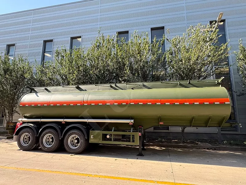 40000 litrů v uhlíkové oceli vojenský palivový tanker