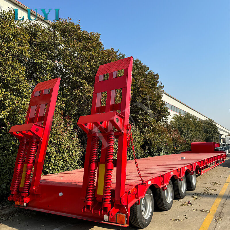 Od nerovných silnic ke spolehlivé těžké přepravě: Úspěšný příběh botswanského zakázkového 4-nápravového návěsu s podvalníkem 40T